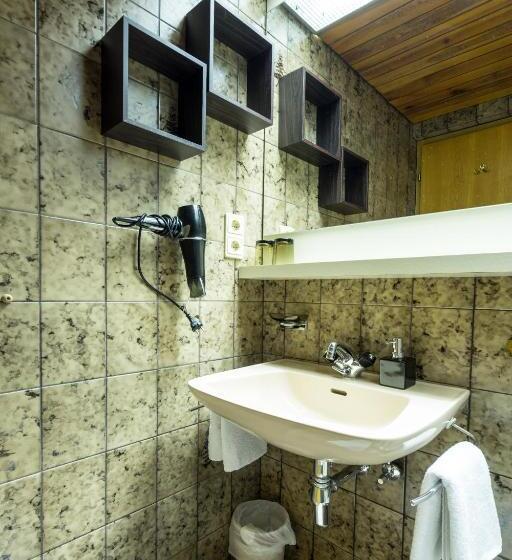 スタンダードトリプルルーム, Haus Stüttler/duchscherer