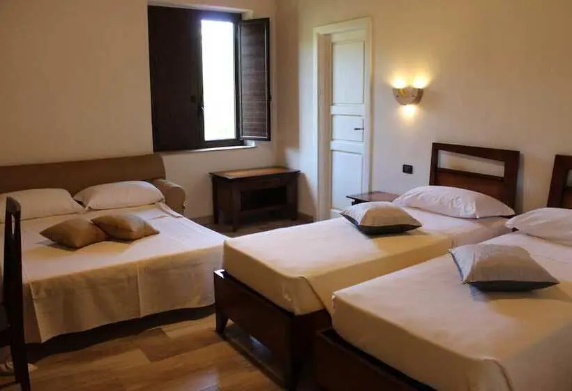 Standard Neljän Hengen Huone, Agriturismo L'impero Romano