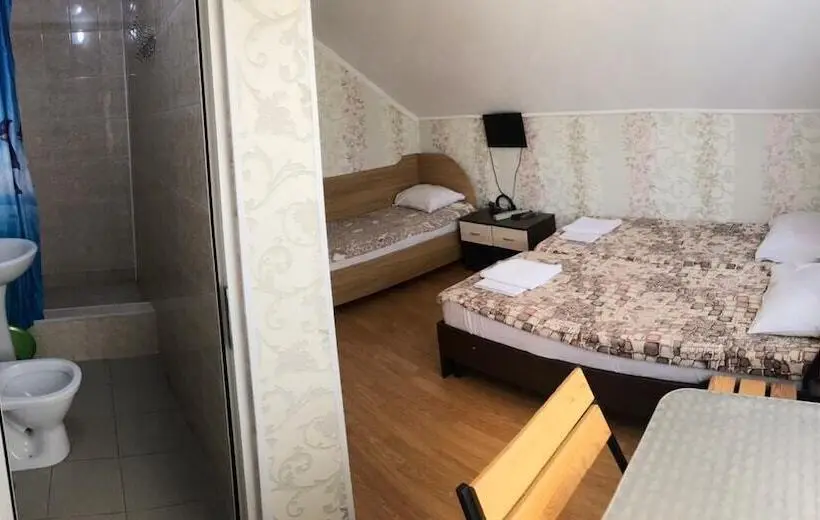 اتاق راحتی سه تخته, Guest House Kovcheg