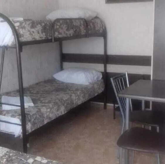 اتاق خانوادگی, Guest House Kovcheg