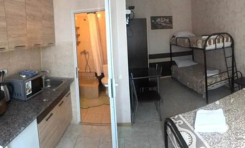 اتاق خانوادگی, Guest House Kovcheg