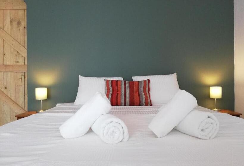 غرفة قياسية مطلّة علي حمام السباحة, Casa De La Vida Málaga