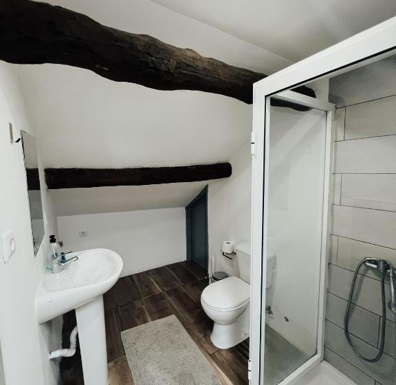 اتاق استاندارد یک نفره, By Doors Hostel