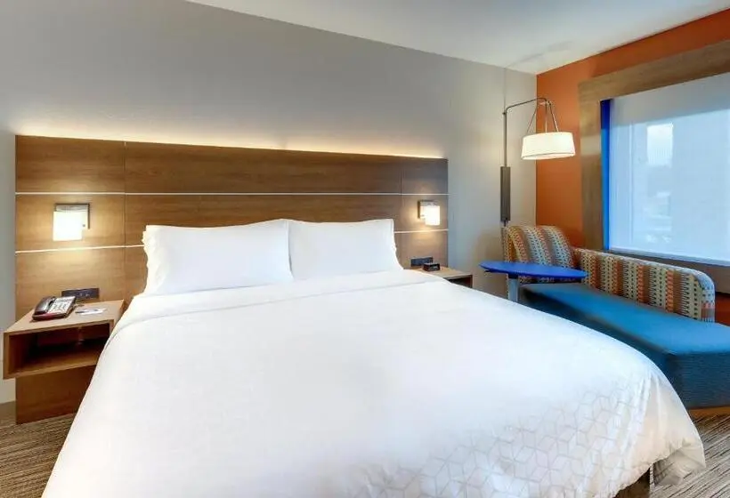 身障者適用キングサイズベッドルーム, Holiday Inn Express & Suites Middletown Goshen, An Ihg