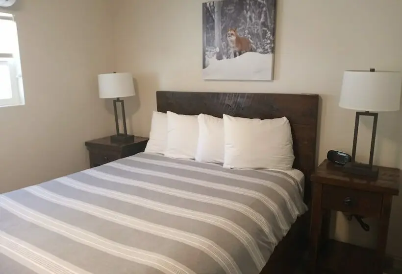 ダブルベッドのスタンダードスタジオ, Yellowstone Riverside Cottages