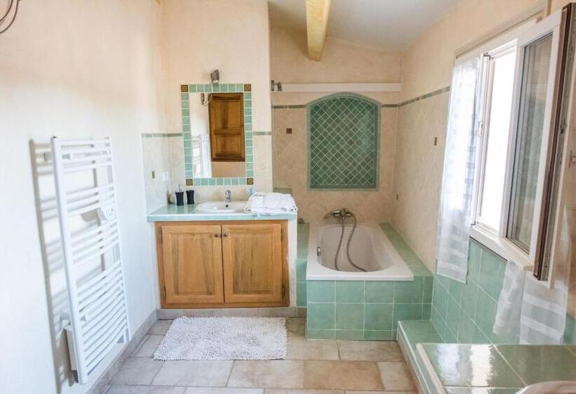 غرفة قياسية مزوَّدة بتراس, Chateau De Sainte Croix