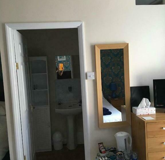 غرفة عائلية, Willows Guest House