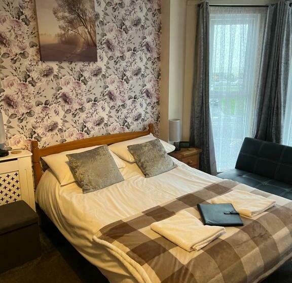 غرفة عائلية مطلّة علي البحر, Willows Guest House