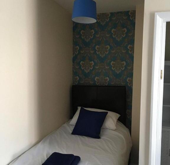 غرفة عائلية, Willows Guest House