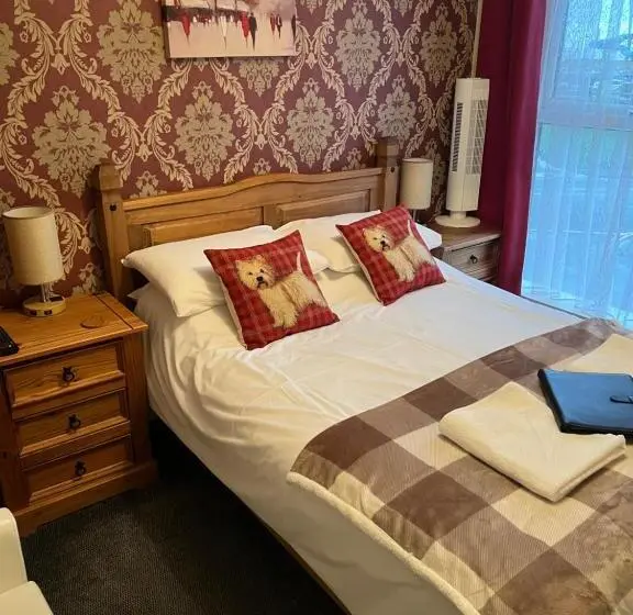 バス共有のスタンダードルーム, Willows Guest House