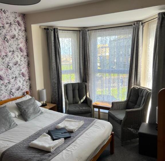 غرفة عائلية مطلّة علي البحر, Willows Guest House