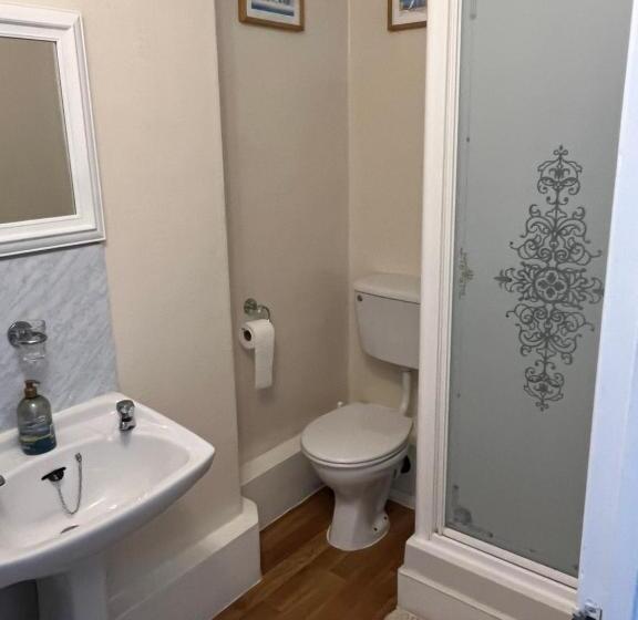 غرفة عائلية, Willows Guest House