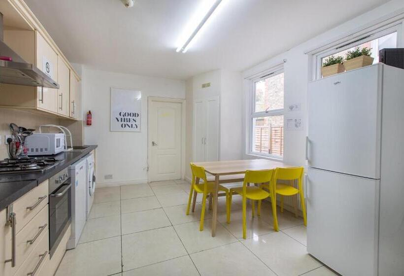 带共用浴室的标准房间, Tooting Broadway Studios & Rooms By Dc London Rooms