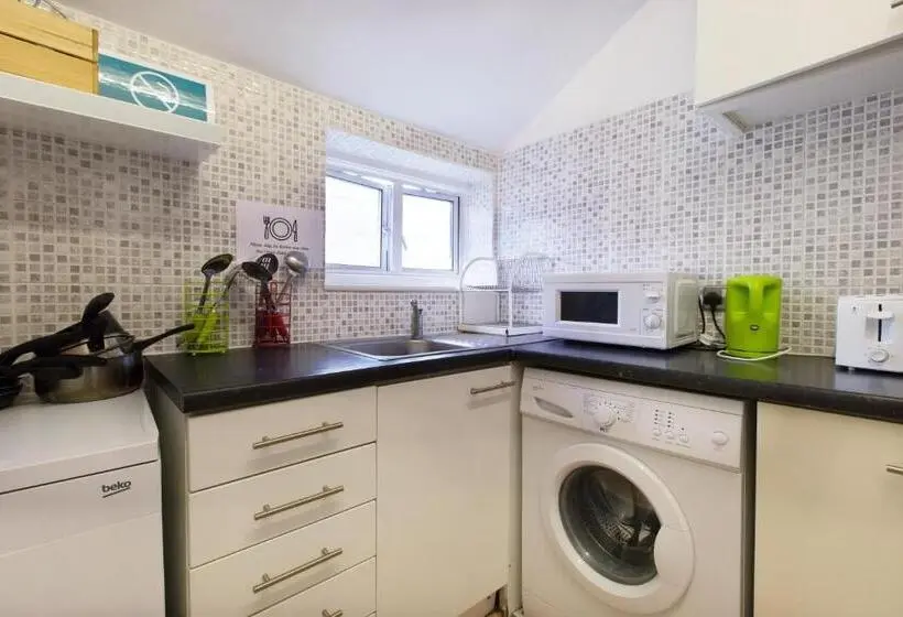 バス共有のスタンダードルーム, Tooting Broadway Studios & Rooms By Dc London Rooms