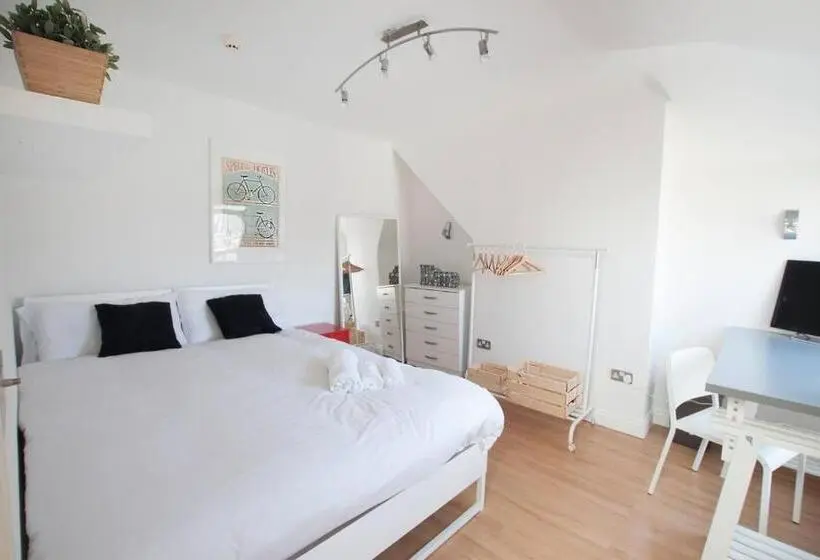 バス共有のスタンダードルーム, Tooting Broadway Studios & Rooms By Dc London Rooms