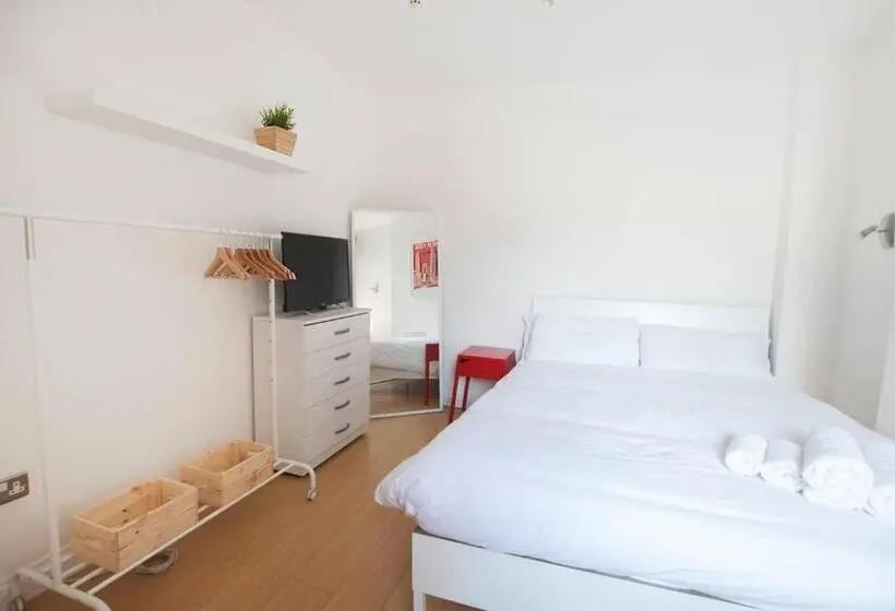 バス共有のスタンダードルーム, Tooting Broadway Studios & Rooms By Dc London Rooms