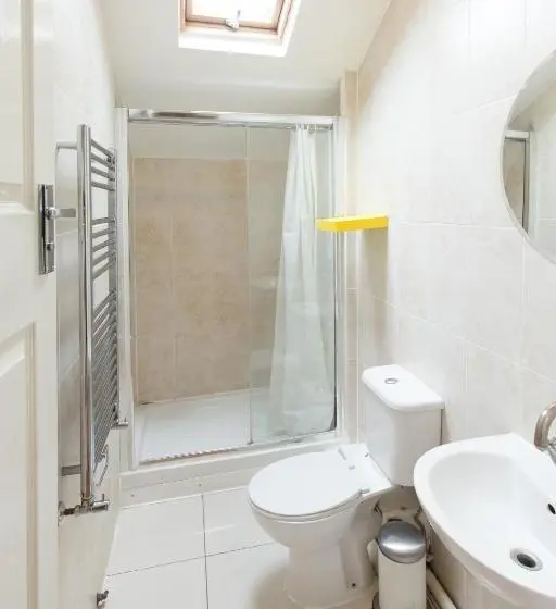 バス共有のスタンダードルーム, Tooting Broadway Studios & Rooms By Dc London Rooms