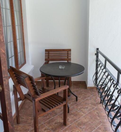 Номер Стандарт с Балконом, Aanmani Rose Guest House