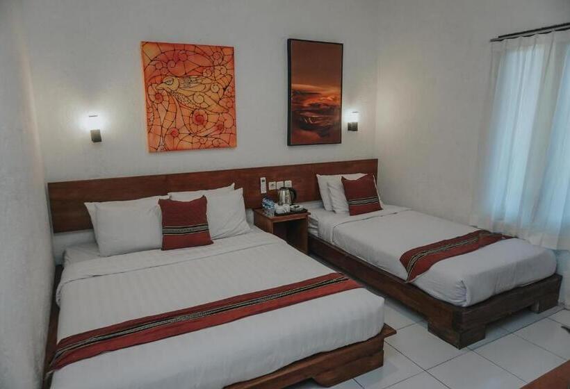 اتاق لوکس سه تخته, Cempaka Borobudur Guest House