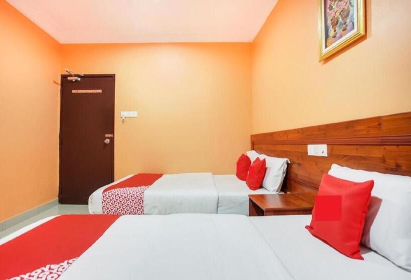 חדר סופריור לשלושה, My Town