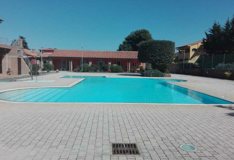 آپارتمان 1 خوابه با چشمانداز استخر, Ombra Verde Residence E B&b