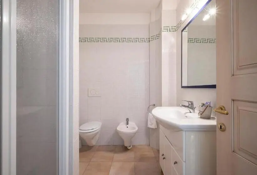 プールの見える１ベッドルームアパートメント, Ombra Verde Residence E B&b