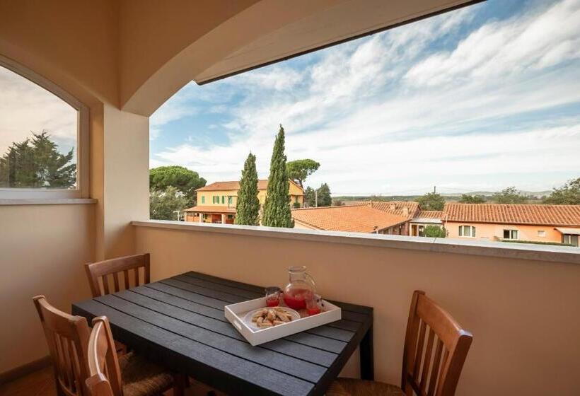 2 Bedroom Apartment Pool View, Ombra Verde Residence E B&b