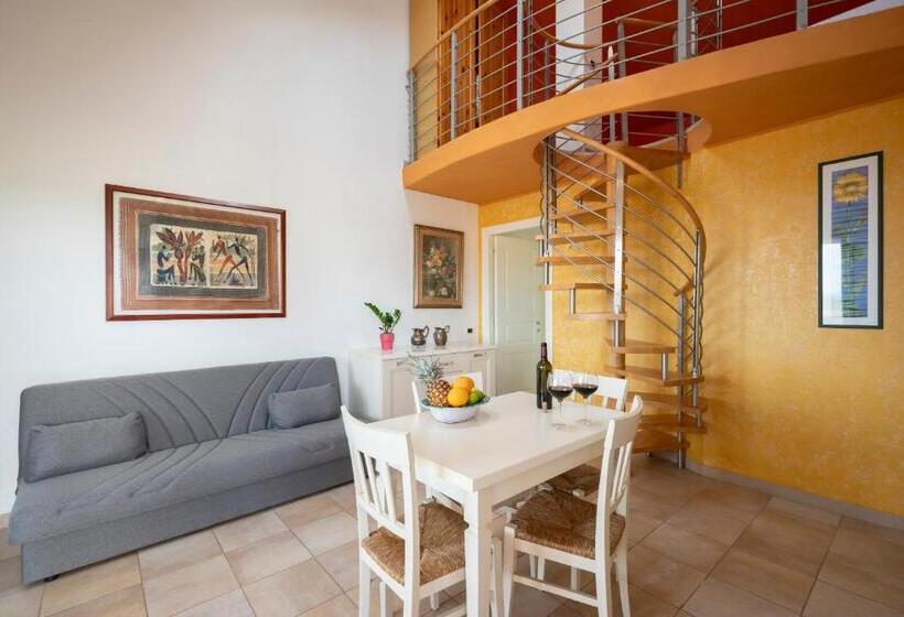 2 Bedroom Apartment Pool View, Ombra Verde Residence E B&b