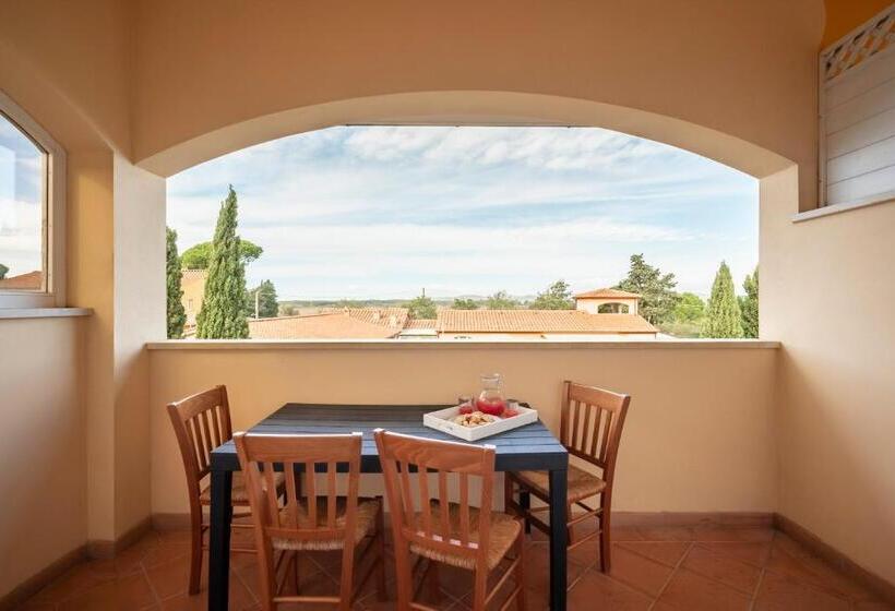 2 Bedroom Apartment Pool View, Ombra Verde Residence E B&b