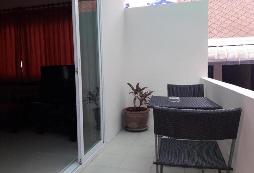 اتاق استاندارد با بالکن, Southern Fried Rice