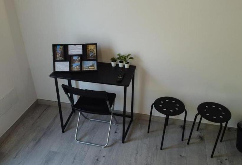 חדר סטנדרט לשלושה עם נוף לגינה, Agriturismo Cascina Lert