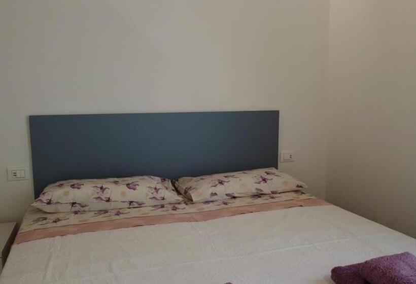 Quarto Triplo Estandar Vista Jardim, Agriturismo Cascina Lert