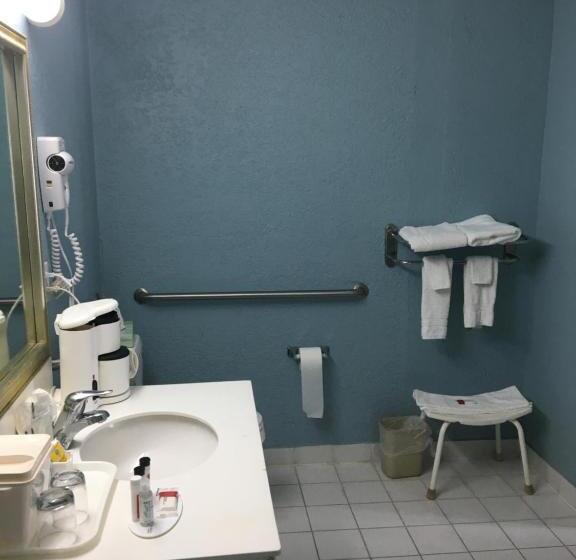 障害者適応デラックスルーム, Days Inn By Wyndham Stuart