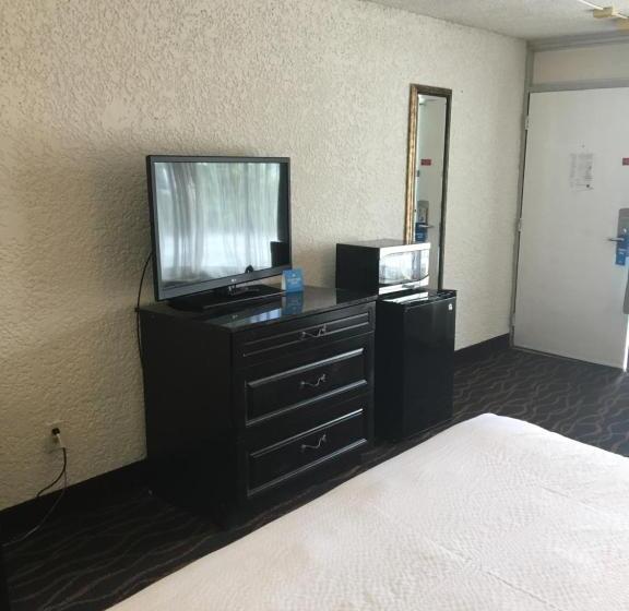 キングサイズベッドのデラックスルーム, Days Inn By Wyndham Stuart