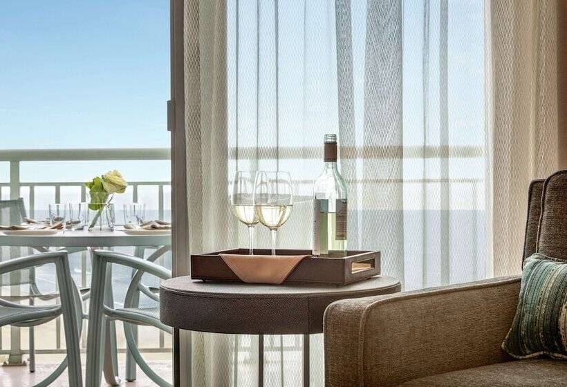 سوییت با چشم‌انداز دریا, Hilton Ocean City Oceanfront Suites