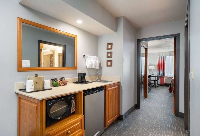 סוויטה, Ramada By Wyndham Sioux Falls Airport   Waterpark Resort & Event Center