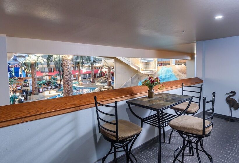 침실 2개 스위트, Ramada By Wyndham Sioux Falls Airport   Waterpark Resort & Event Center