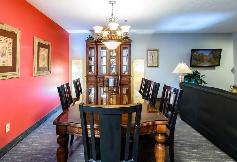 침실 2개 스위트, Ramada By Wyndham Sioux Falls Airport   Waterpark Resort & Event Center