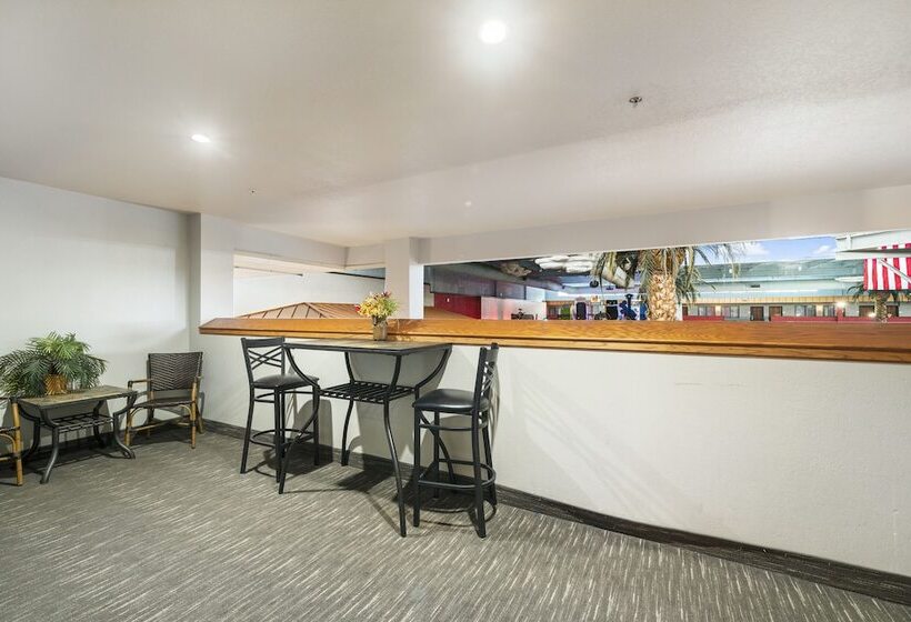 침실 2개 스위트, Ramada By Wyndham Sioux Falls Airport   Waterpark Resort & Event Center