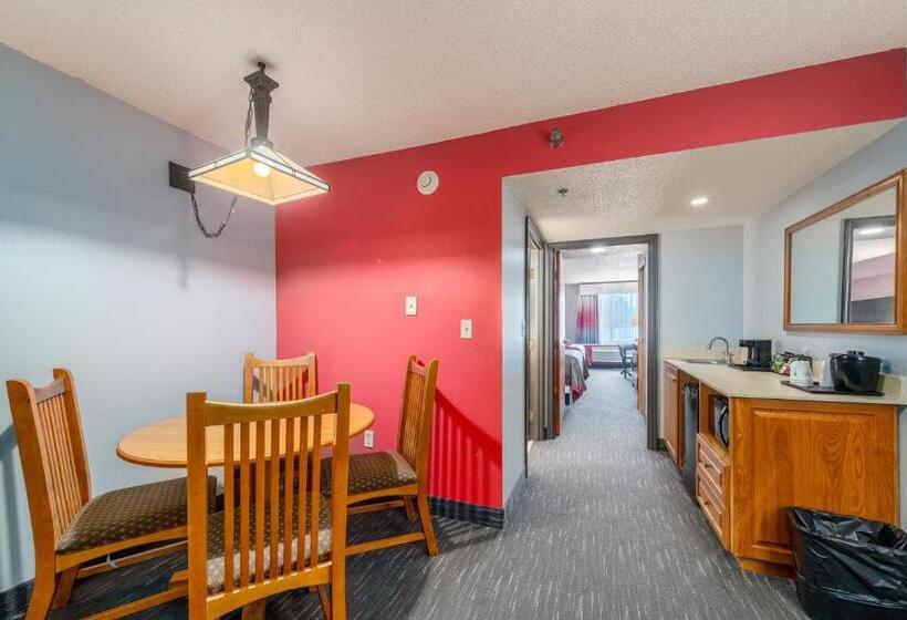 스위트, Ramada By Wyndham Sioux Falls Airport   Waterpark Resort & Event Center