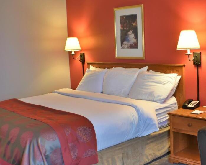 스탠다드 룸, Ramada By Wyndham Sioux Falls Airport   Waterpark Resort & Event Center