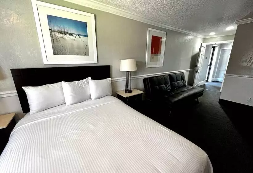 Deluxe Suite King Bed, At Home Inn   Pensacola