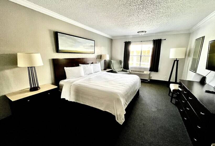 جناح ديلوكس سرير كينج, At Home Inn   Pensacola