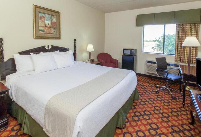 キングサイズベッドのデラックスルーム, Ramada By Wyndham Bolingbrook