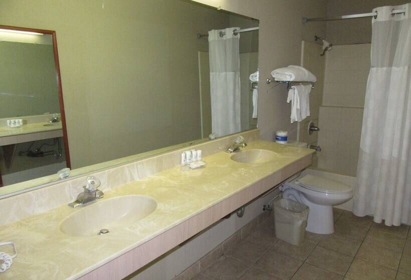 חדר סטנדרט שתי מיטות זוגיות, Ramada By Wyndham Los Angeles/wilshire Center