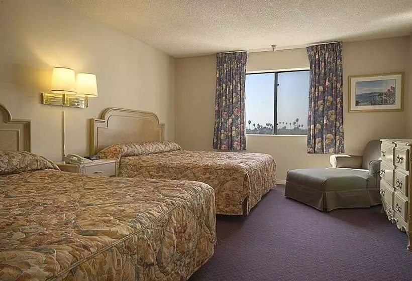 اتاق استاندارد با 2 تخت دوبل, Ramada By Wyndham Los Angeles/wilshire Center