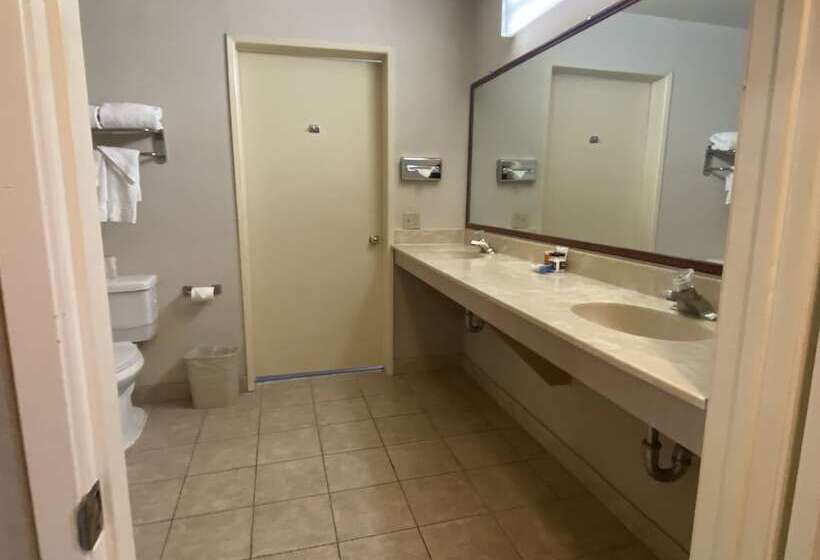 סוויטה, Ramada By Wyndham Los Angeles/wilshire Center