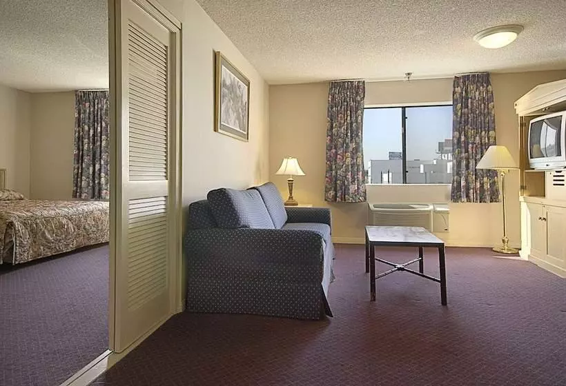 سوییت, Ramada By Wyndham Los Angeles/wilshire Center