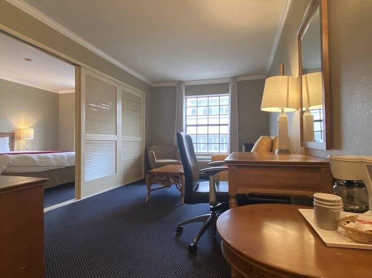 סוויטה, Ramada By Wyndham Los Angeles/wilshire Center