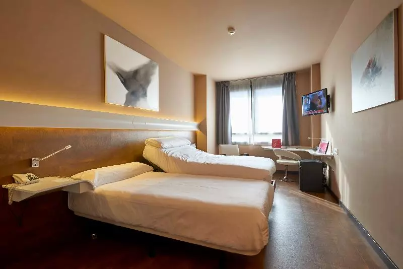 اتاق استاندارد با تخت بزرگ, Ramada By Wyndham Los Angeles/wilshire Center
